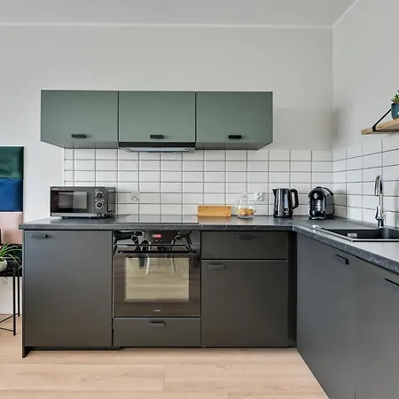 Walowa Shipyard Apartment *